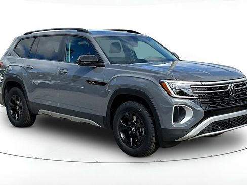 New 2026 Volkswagen Atlas Peak Edition AWD/4WD image 1