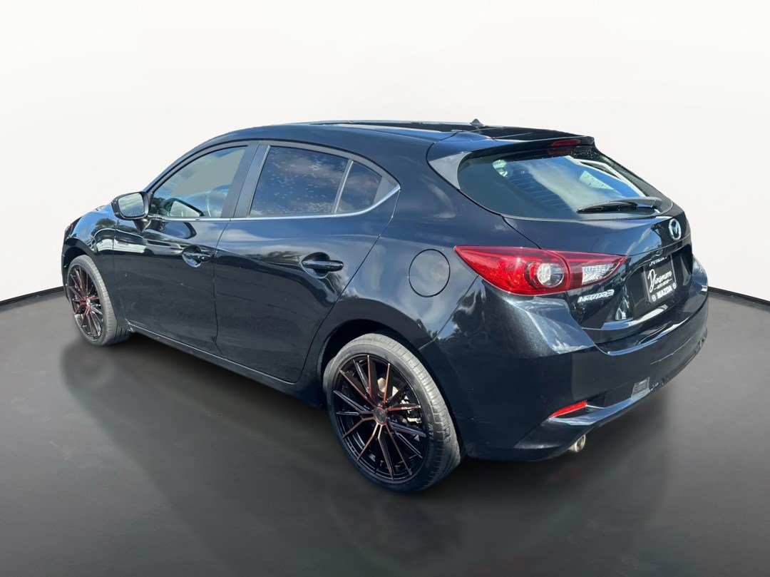 Used 2018 MAZDA MAZDA3 Touring FWD image 5