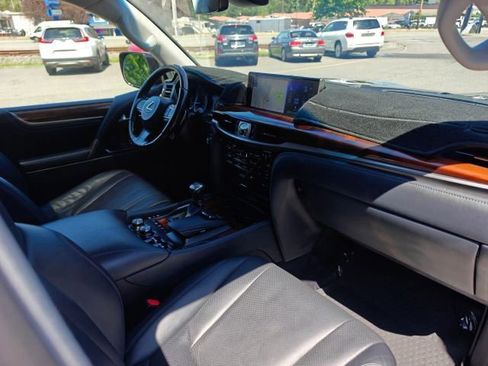 Used 2018 Lexus LX 570 4WD image 31