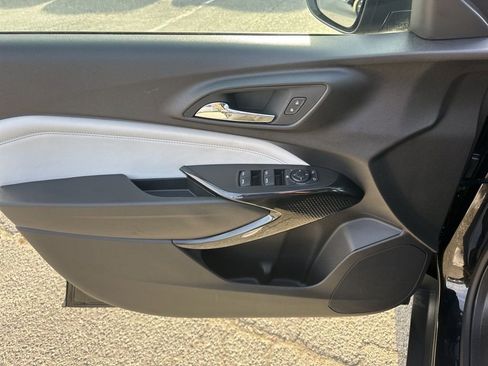 Used 2025 Chevrolet Trax LT w/ LT Convenience Package image 23