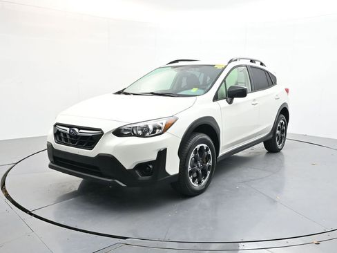 Used 2021 Subaru Crosstrek 2.0i image 3