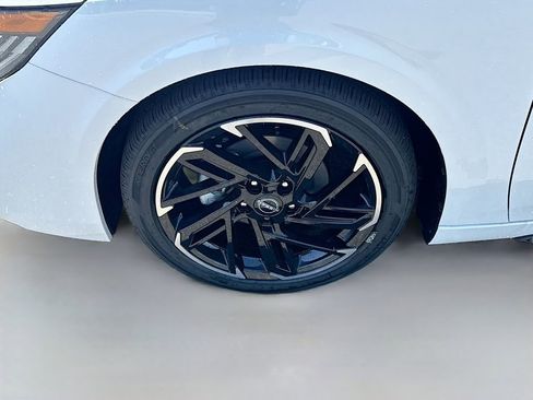 New 2026 Nissan Sentra SR FWD image 25