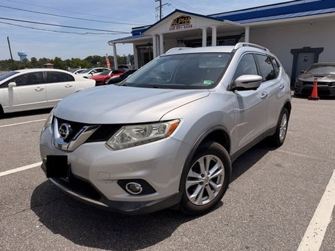 Used 2016 Nissan Rogue SV w/ SV Premium Package AWD/4WD image 3