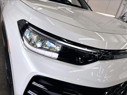 Certified 2026 Volkswagen Tiguan SE R-Line FWD image 31