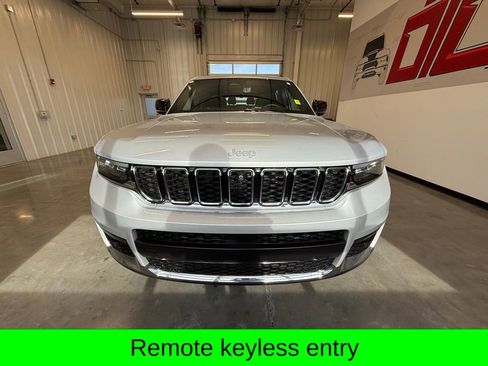 Used 2025 Jeep Grand Cherokee L Limited w/ Luxury Tech Group II image 7