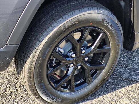New 2026 Jeep Grand Cherokee L 2WD image 7