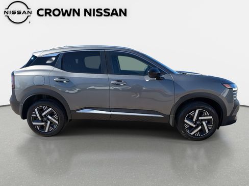 New 2026 Nissan Kicks SV image 4