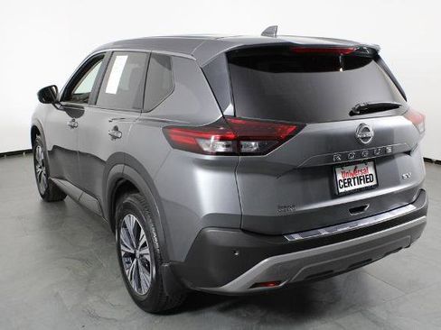 Certified 2022 Nissan Rogue SV image 4