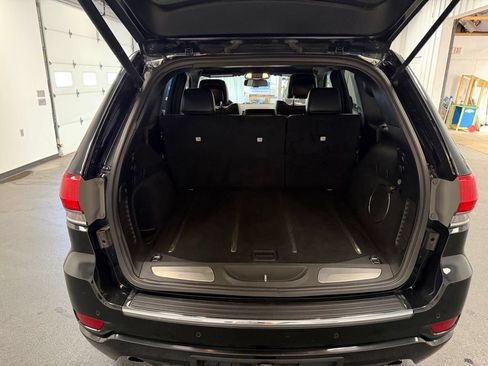 Used 2014 Jeep Grand Cherokee Overland AWD/4WD image 10