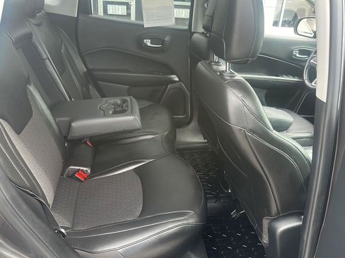 Used 2021 Jeep Compass Latitude FWD image 8