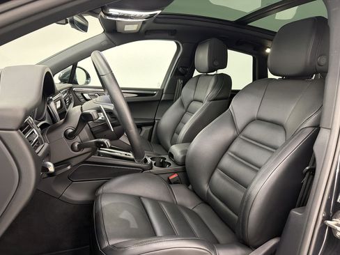 Used 2026 Porsche Macan AWD/4WD image 28