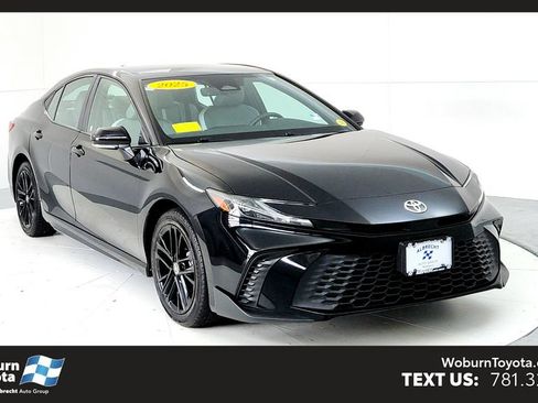 Used 2025 Toyota Camry SE w/ Convenience Package AWD/4WD image 1
