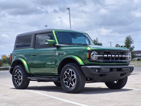 Used 2022 Ford Bronco Outer Banks AWD/4WD image 3