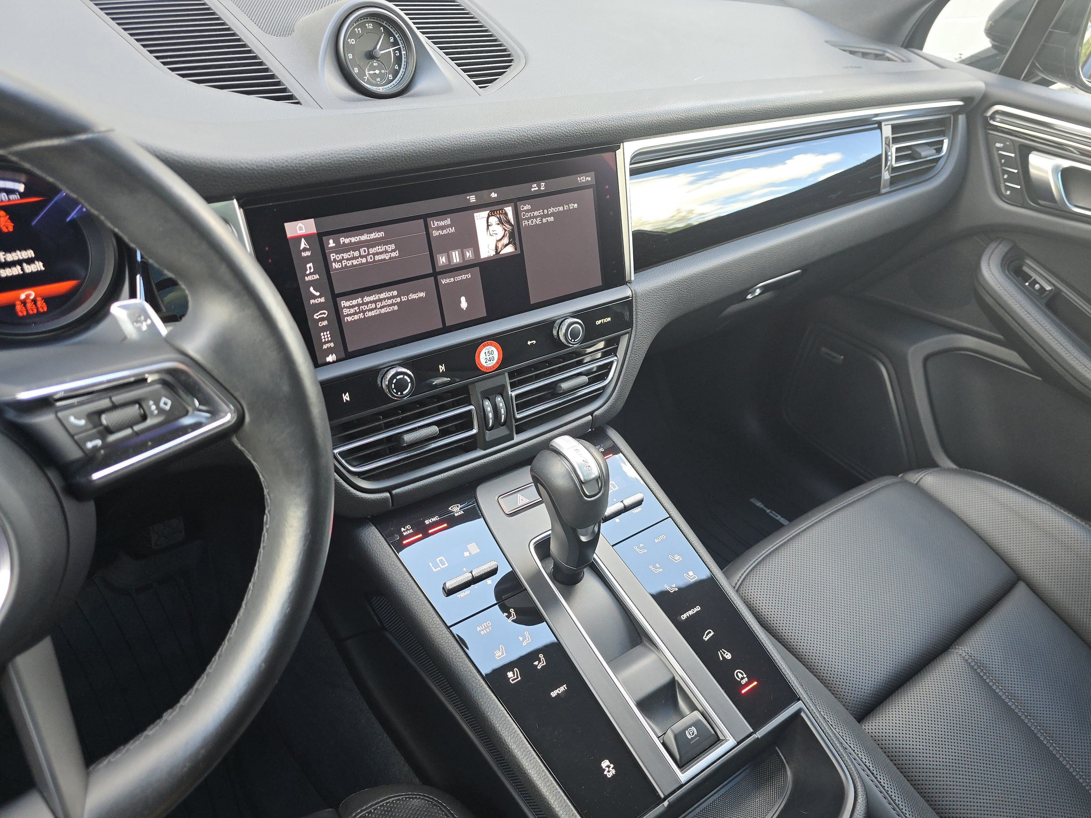 Used 2025 Porsche Macan AWD/4WD image 23
