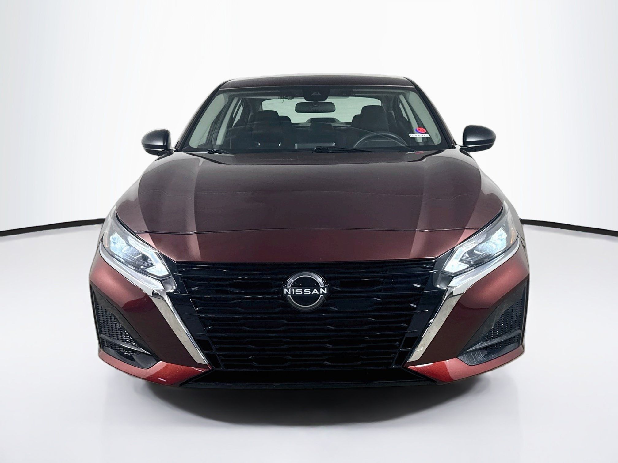 Used 2025 Nissan Altima 2.5 SV FWD image 3