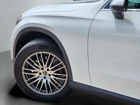 Certified 2025 Mercedes-Benz GLC 300 4MATIC image 24