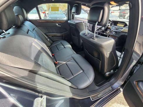 Used 2010 Mercedes-Benz E 350 4MATIC Sedan image 13