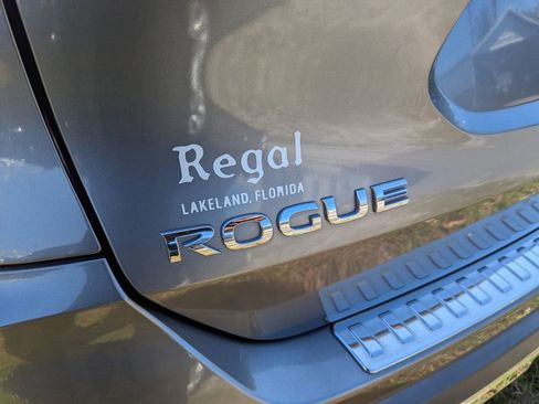 Used 2018 Nissan Rogue SV image 7