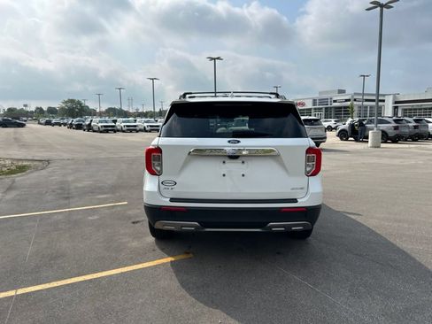Certified 2023 Ford Explorer XLT w/ Equipment Group 202A AWD/4WD image 8