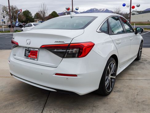 Used 2022 Honda Civic Touring image 8
