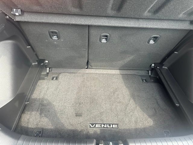 Used 2023 Hyundai Venue SEL w/ Cargo Package FWD image 5