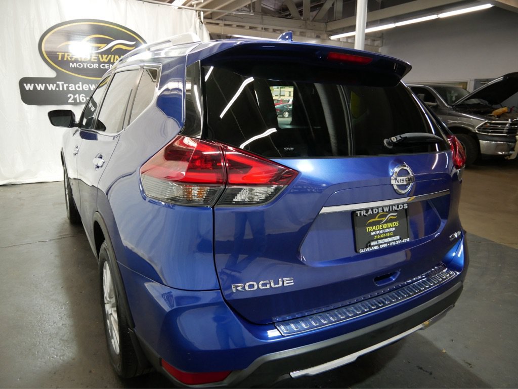 Used 2018 Nissan Rogue SV AWD/4WD image 5