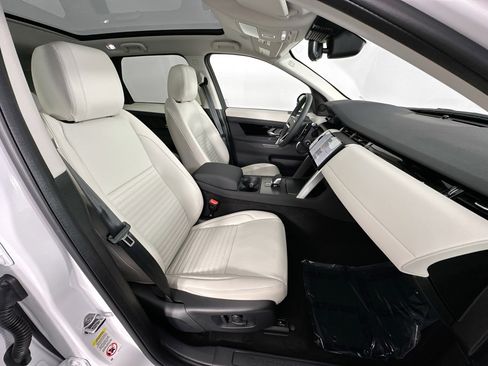 Used 2025 Land Rover Discovery Sport S image 26