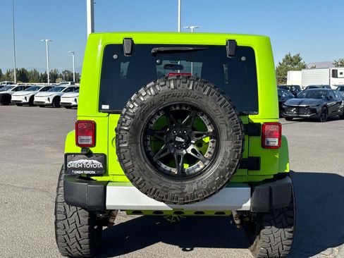 Used 2012 Jeep Wrangler Sahara w/ Connectivity Group AWD/4WD image 4