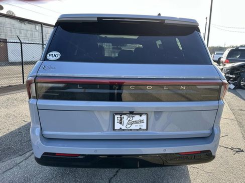 New 2025 Lincoln Navigator Reserve w/ Jet Appearance Package image 6