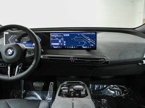 New 2026 BMW iX xDrive60 w/ M Sport Package image 13