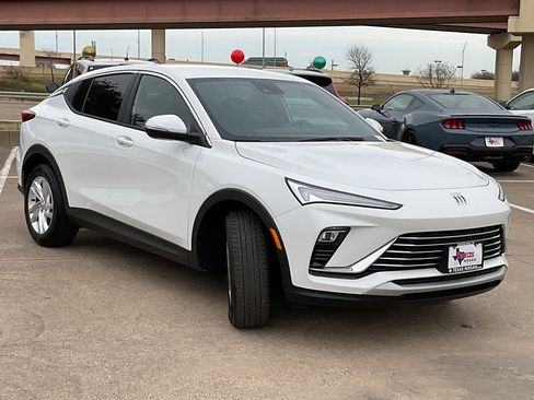 Used 2025 Buick Envista Preferred image 4