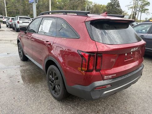 Used 2023 Kia Sorento S image 9