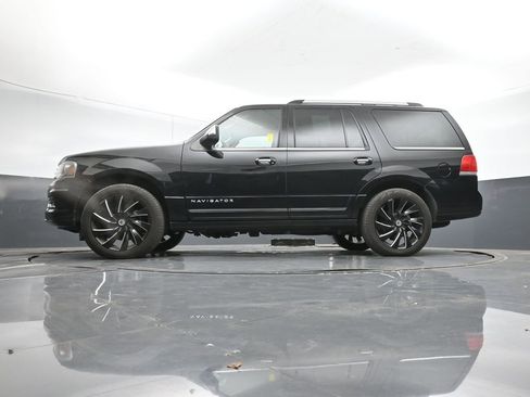 Used 2017 Lincoln Navigator Select image 40