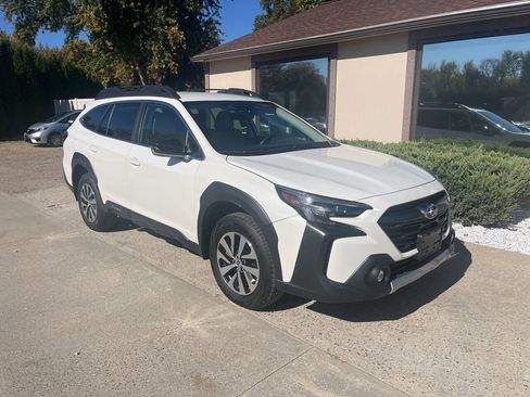 Used 2023 Subaru Outback Limited AWD/4WD image 1