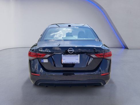 Used 2025 Nissan Sentra SV FWD image 8