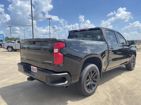 Used 2025 Chevrolet Silverado 1500 Custom image 4