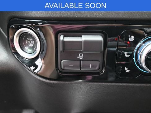 Used 2024 GMC Sierra 1500 SLT AWD/4WD image 24