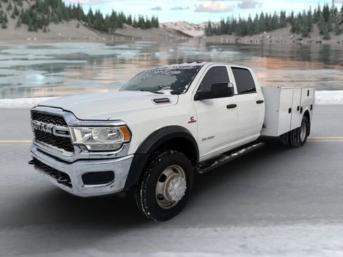Used 2021 RAM 5500 Tradesman w/ Chrome Appearance Group AWD/4WD image 8