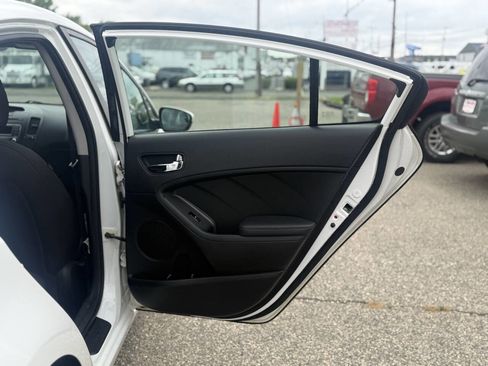 Used 2014 Kia Forte LX FWD image 15