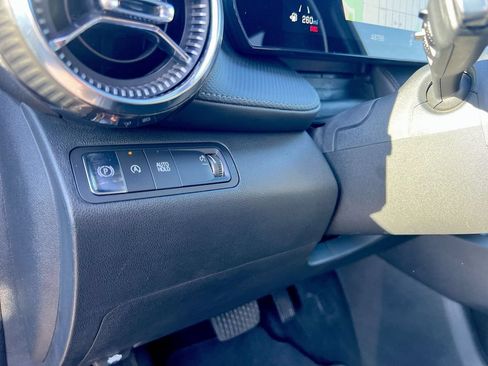 Used 2025 Chevrolet Equinox LT FWD image 16