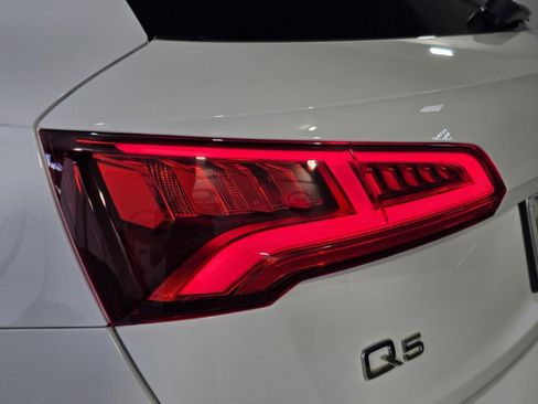 Used 2020 Audi Q5 e Premium image 10