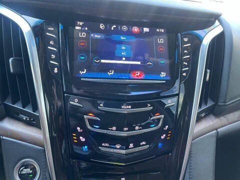 Used 2018 Cadillac Escalade Luxury RWD image 23