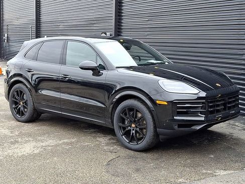 New 2026 Porsche Cayenne AWD/4WD image 9