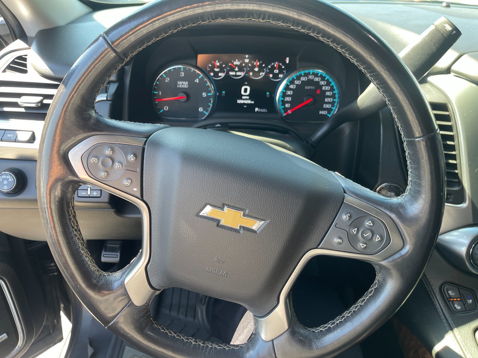 Used 2018 Chevrolet Suburban Premier AWD/4WD image 31