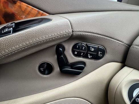 Used 2009 Mercedes-Benz SL 550 image 21