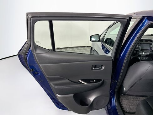 Used 2021 Nissan Leaf SV w/ SV Technology Package image 25