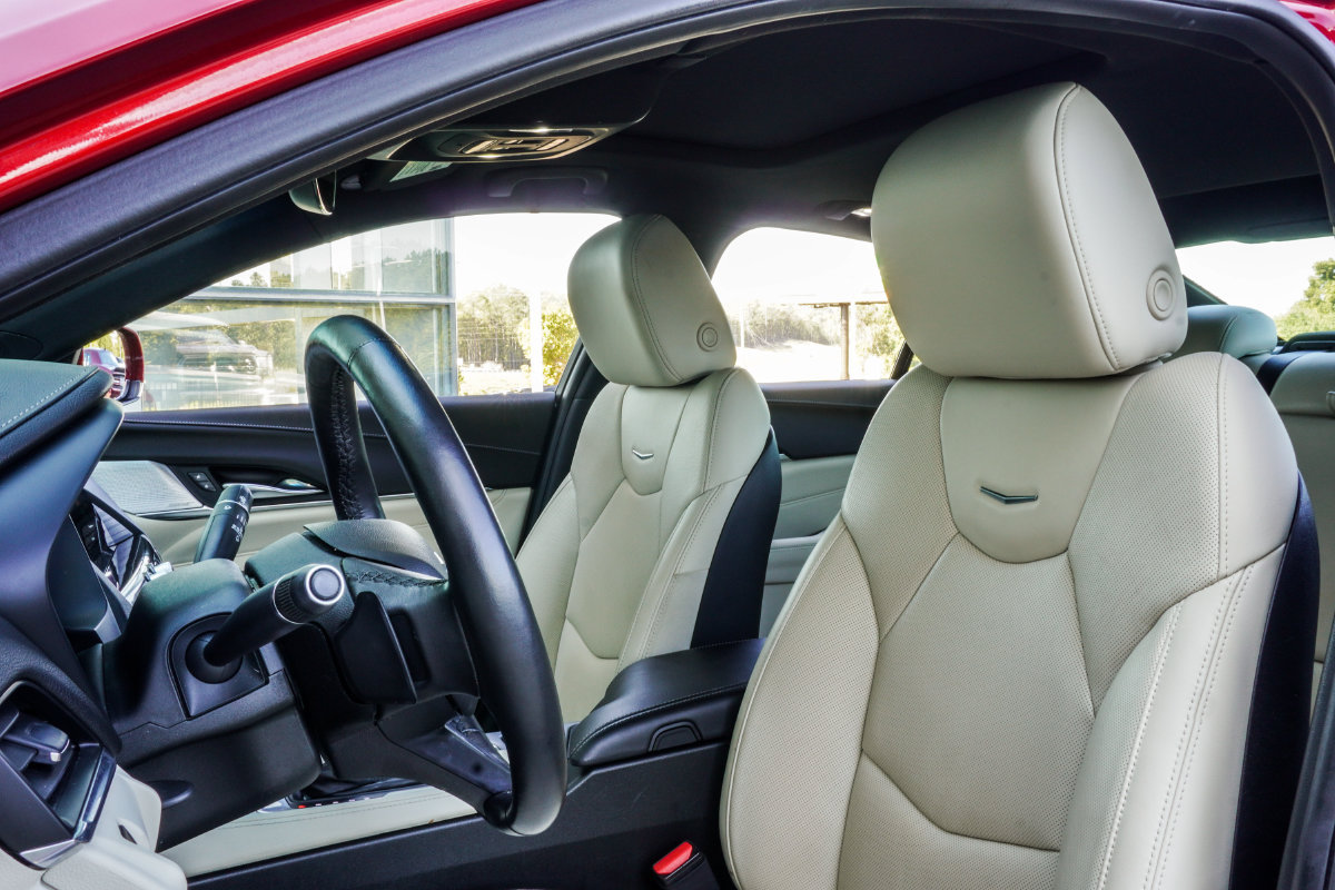 Used 2021 Cadillac CT4 Premium Luxury RWD image 34