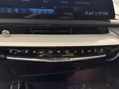 Used 2025 Cadillac Optiq Luxury 1 w/ LPO, Floor Liner Package image 12