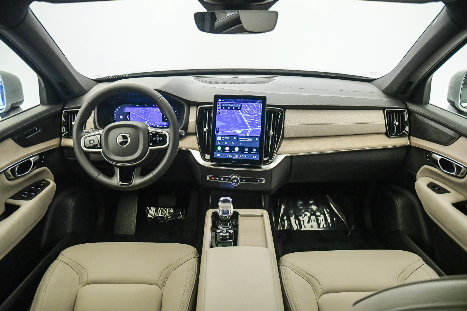 Certified 2026 Volvo XC90 B6 Plus AWD/4WD image 15