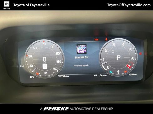 Used 2025 Land Rover Defender 130 X-Dynamic SE AWD/4WD image 32